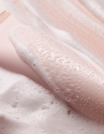 DEAR DAHLIA HEAVENLY FACIAL CLEANSER | COLOURSWINK